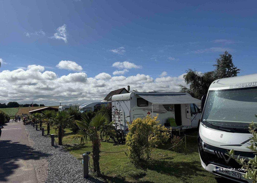 aire de services et stationnement camping cars 76280 Saint-Jouin-Bruneval - Foto 7