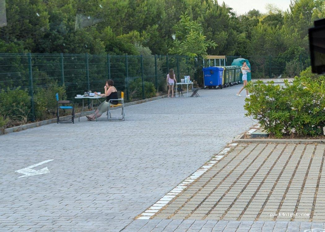 Parkingvan - Parking de Caravanas, Autocaravanas y Vehículos comerciales - Foto 2