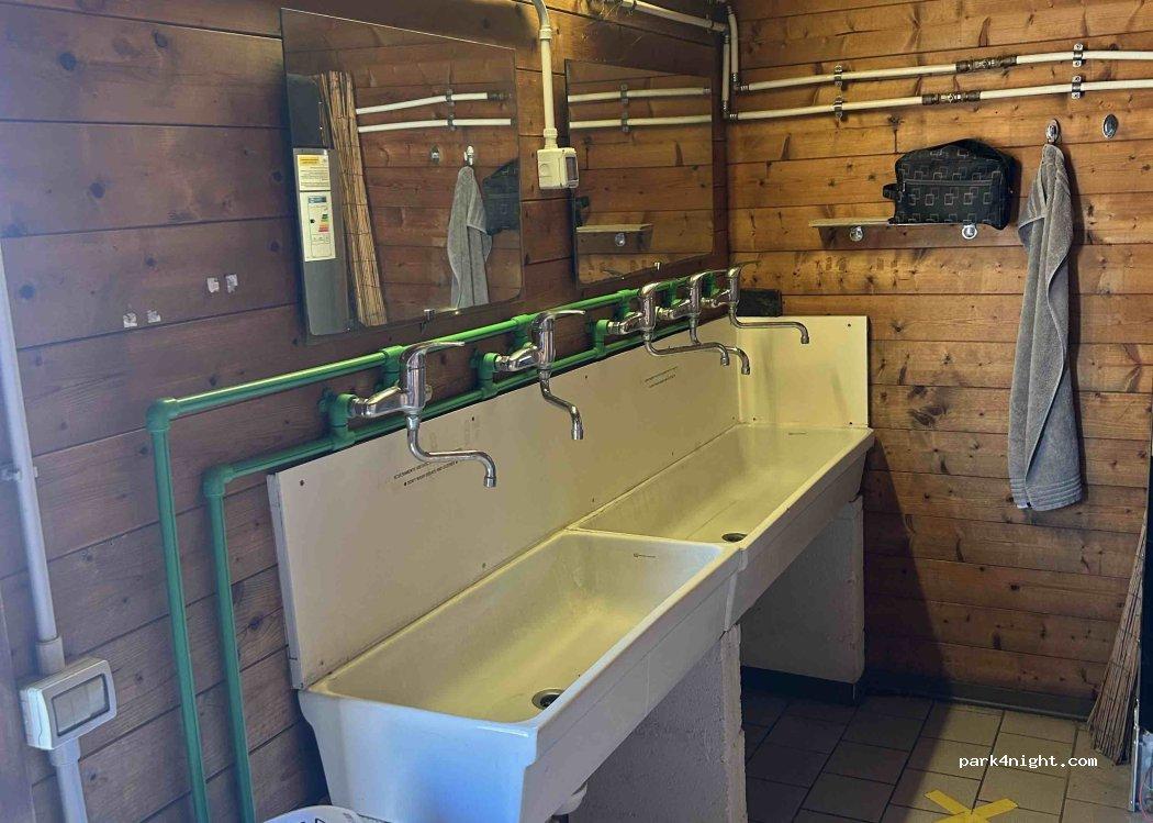 Area Sosta Camper - Parma - Foto 4