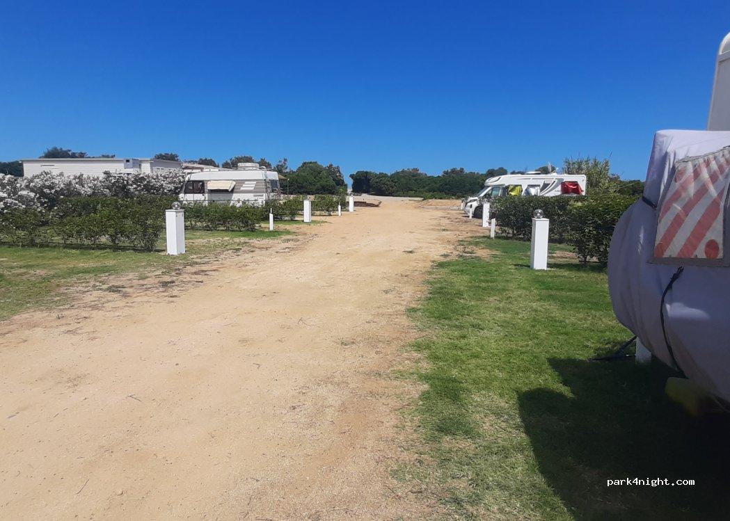 Area sosta camper attrezzata " I FARAGLIONI" - Foto 5