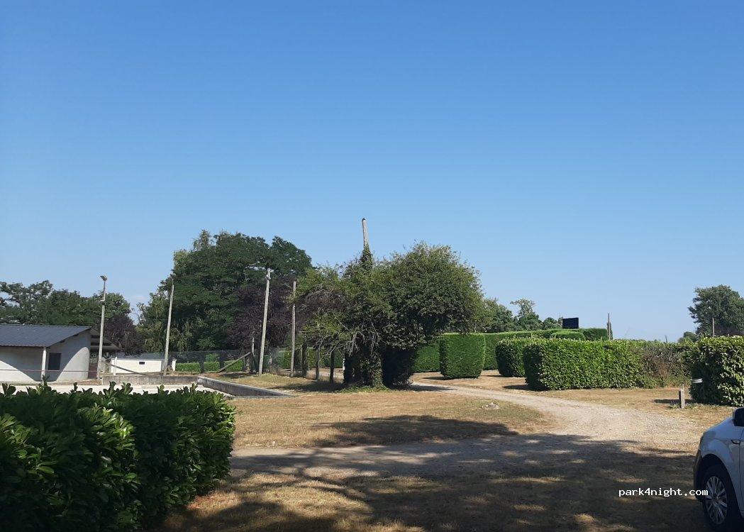 Aire de camping-car VALENCE D'ALBIGEOIS - Foto 4