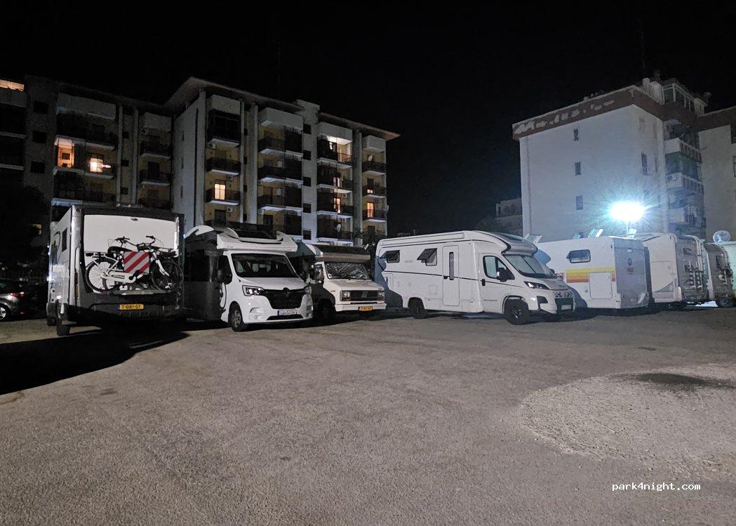 Camper Stop Bari - Autoparco Hobby Park Wash - Foto 3