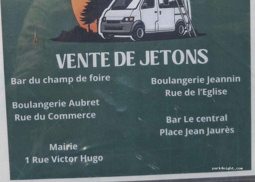 Aire de camping-car MONTMARAULT - Foto 6