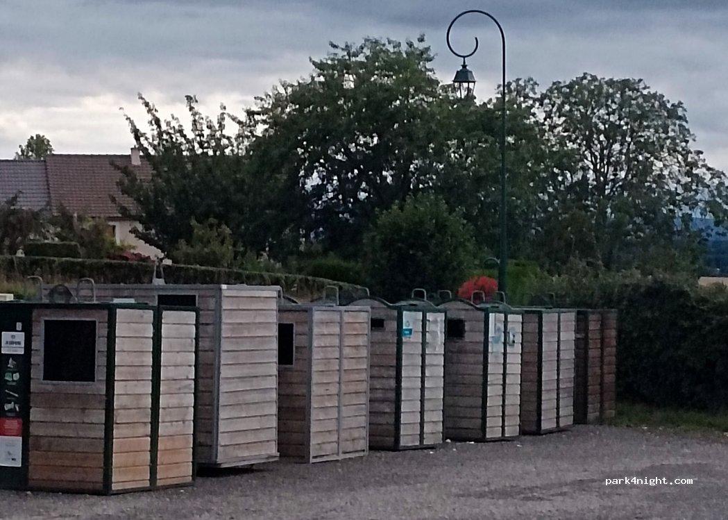 Aire de stationnement camping-cars 61170 Saint-Julien-sur-Sarthe - Foto 3