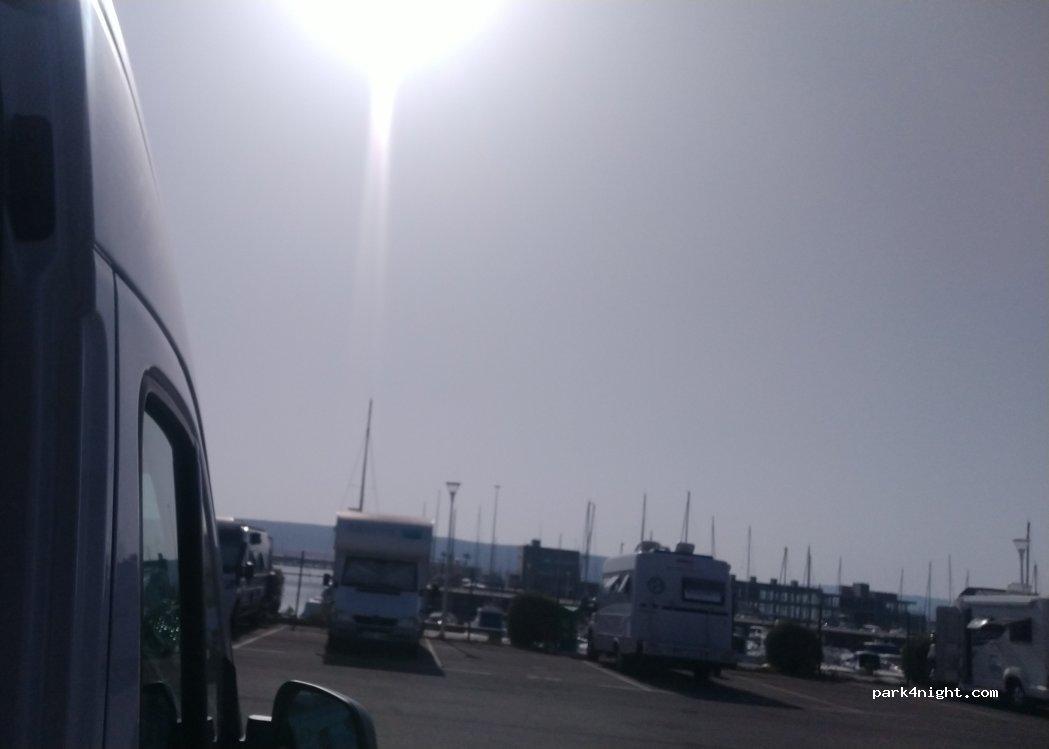 Área de Autocaravanas Puerto de Barbate