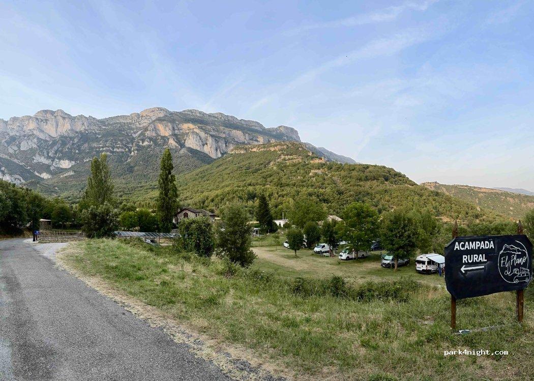Acampada rural y área de autocaravanas El Plano