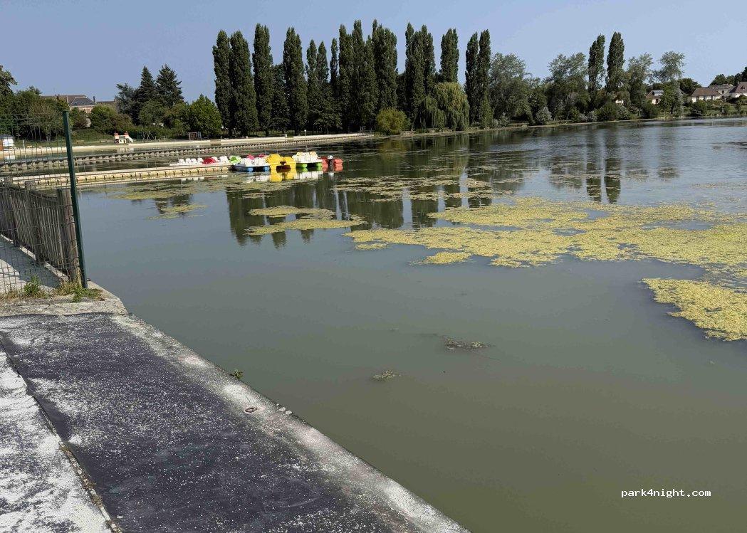 Aire de stationnement camping-cars 61170 Saint-Julien-sur-Sarthe - Foto 2