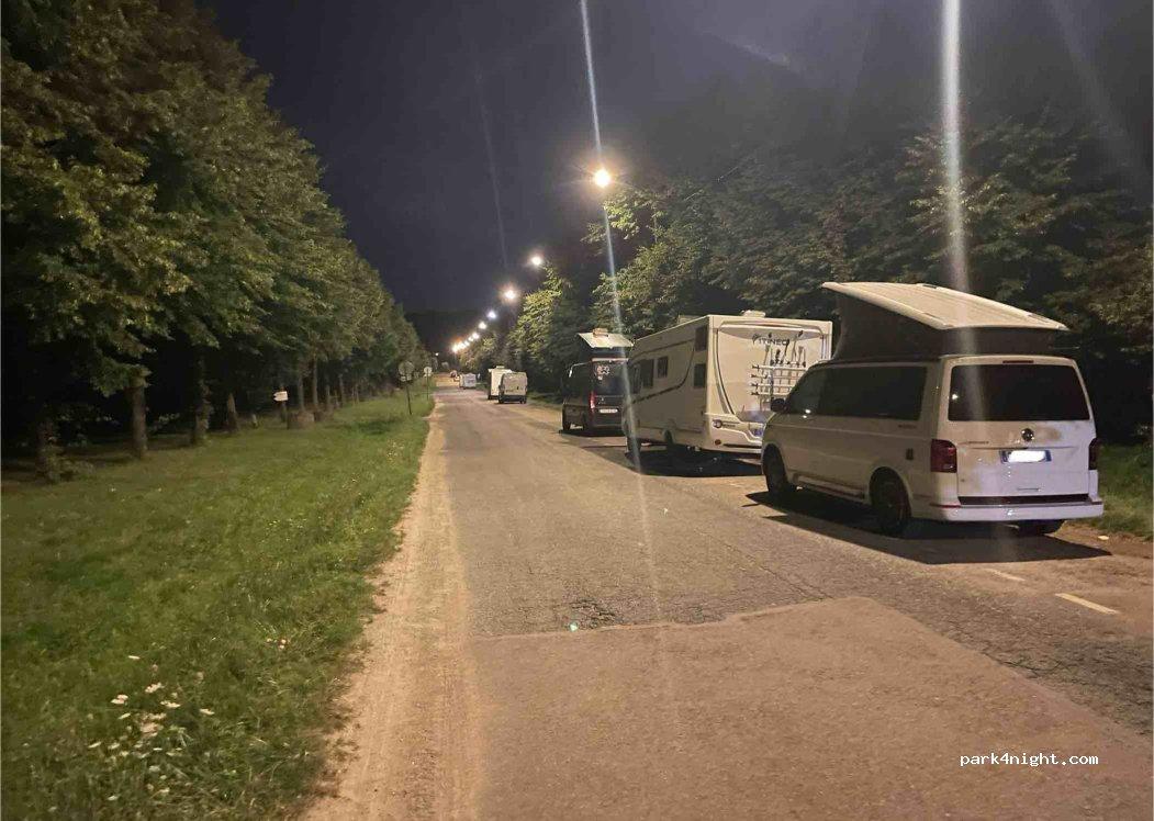 Area Sosta Camper Parcheggio H24 78000 Versailles - Foto 3