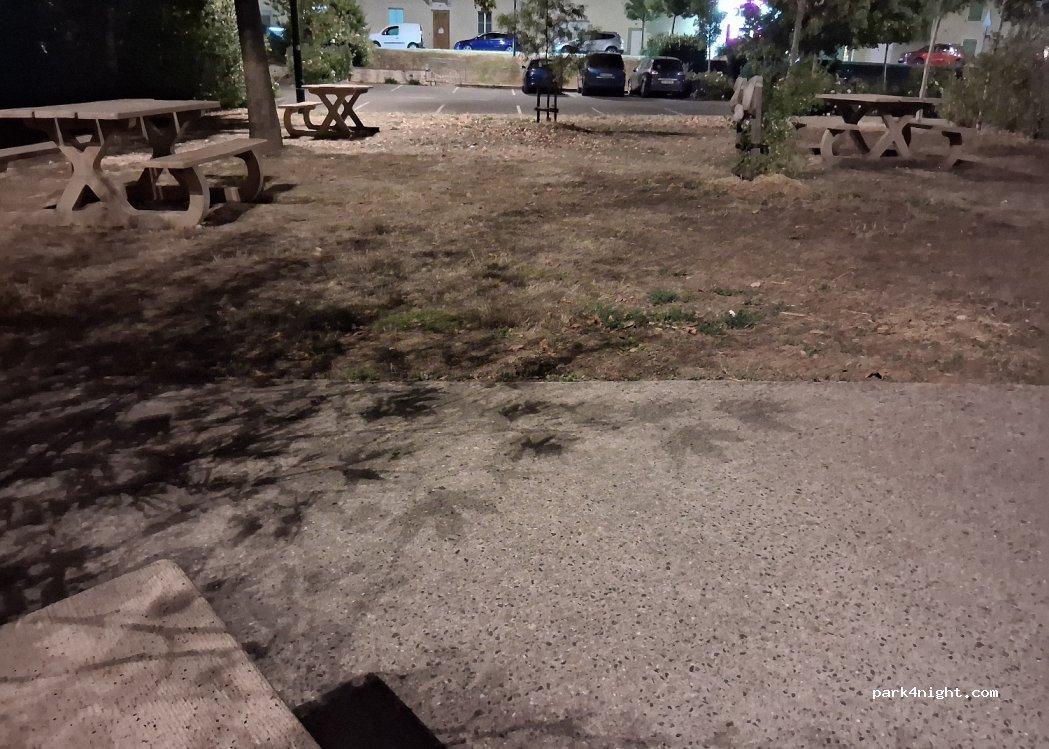 Aire de camping-car MAREUIL SUR LAY - Foto 3