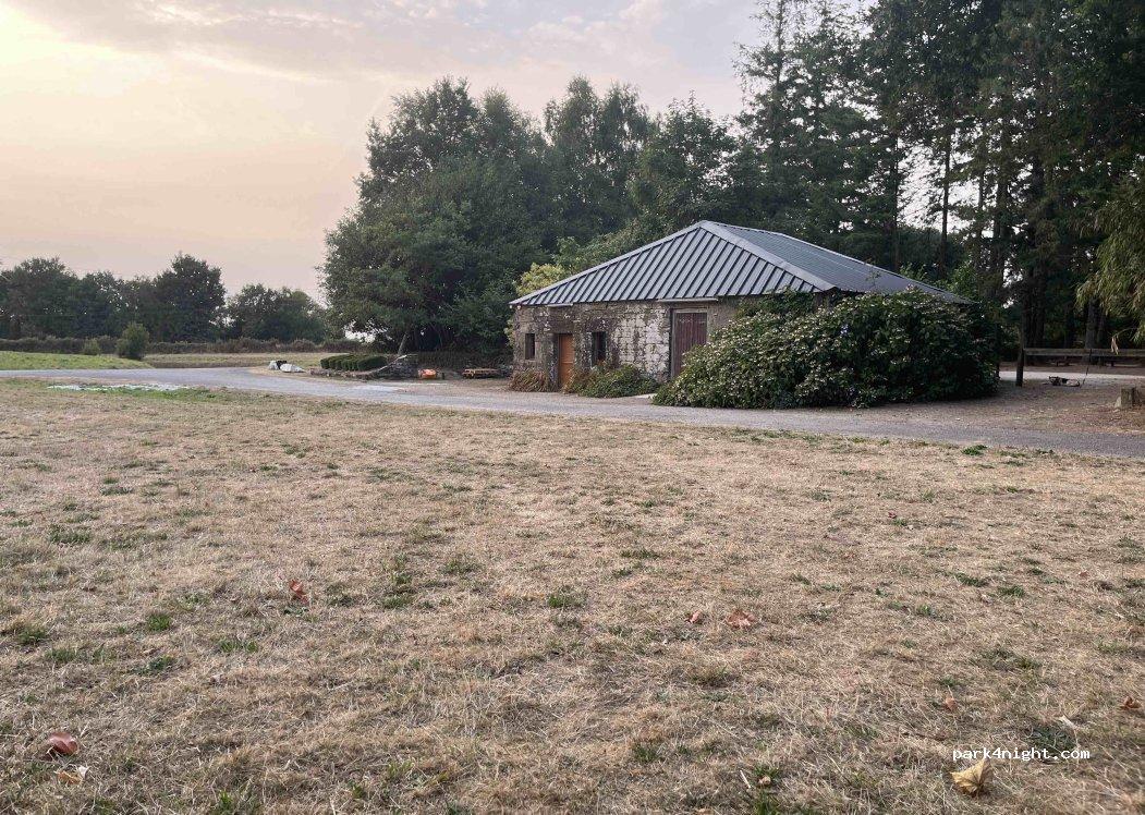 aire de services et stationnement camping-cars 56500 Plumelin - Foto 6