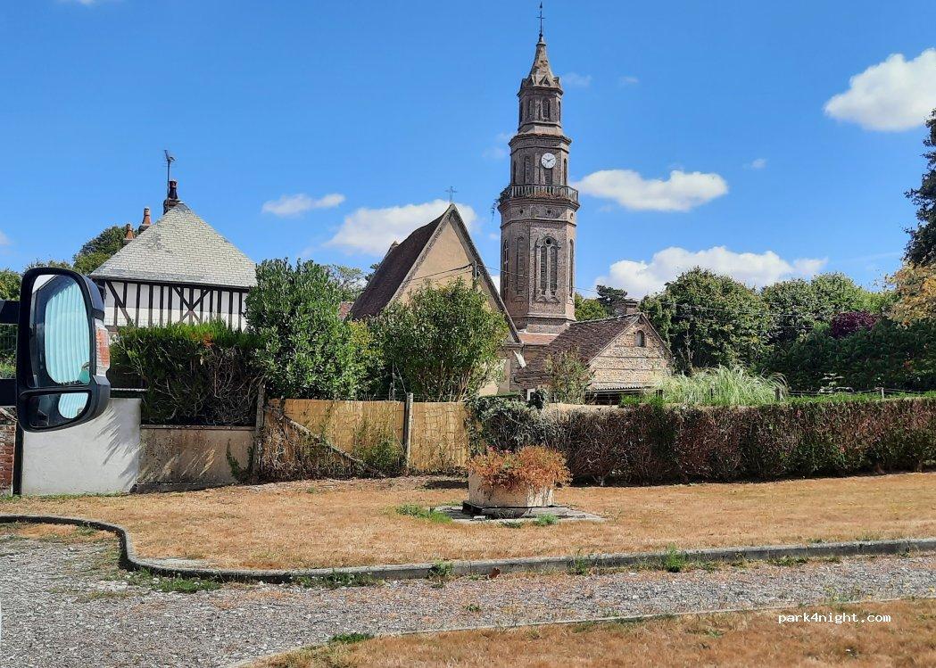 aire de services et stationnement camping cars 61300 Chandai - Foto 3