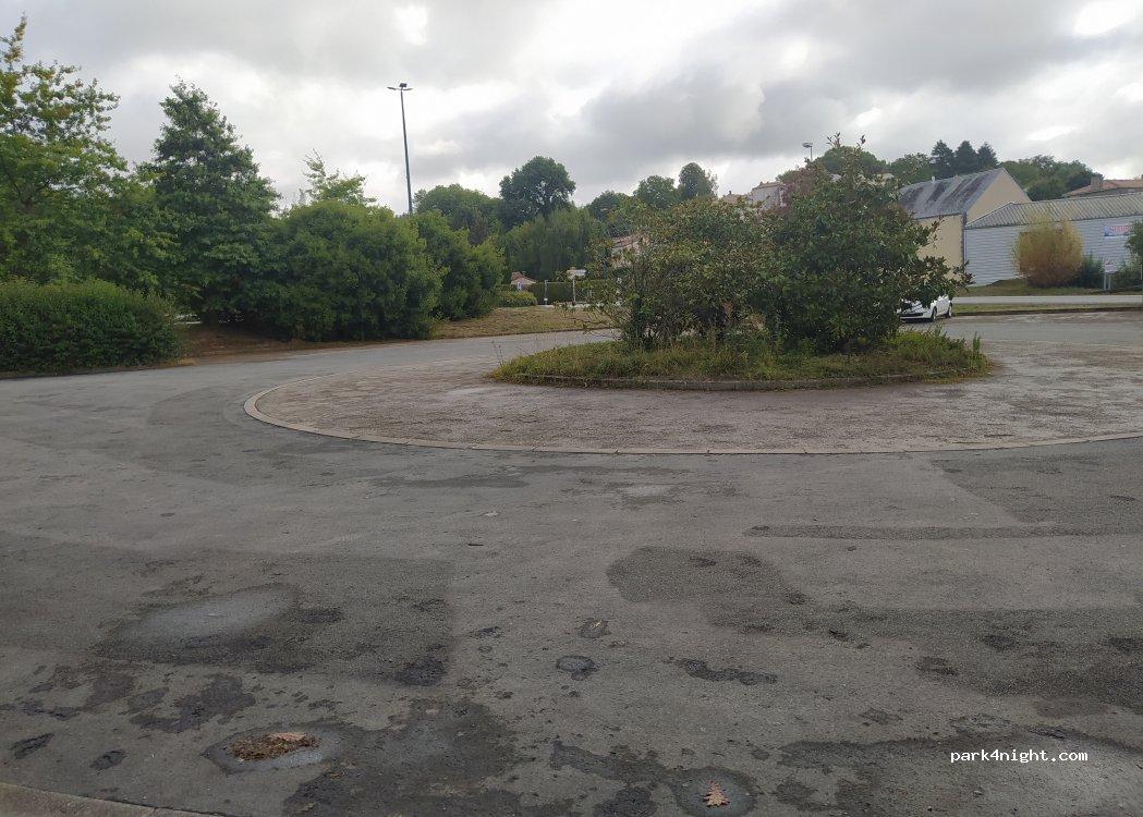 Aire de camping-car POUZAUGES - Foto 4