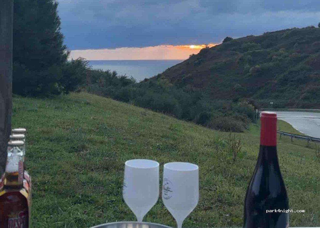 aire de services et stationnement camping cars 76280 Saint-Jouin-Bruneval - Foto 4