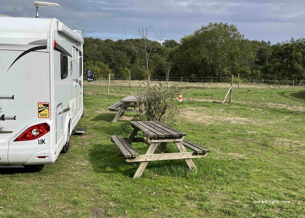 Aire de camping-car LA ROCHE SUR YON - Foto 2