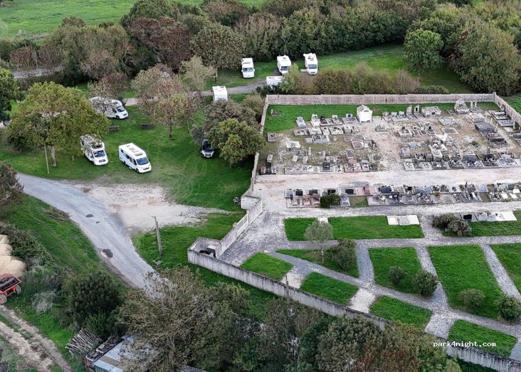 Aire de camping-cars de Marennes-Hiers-Brouage - [AireServices] Place Brassens - Foto 2