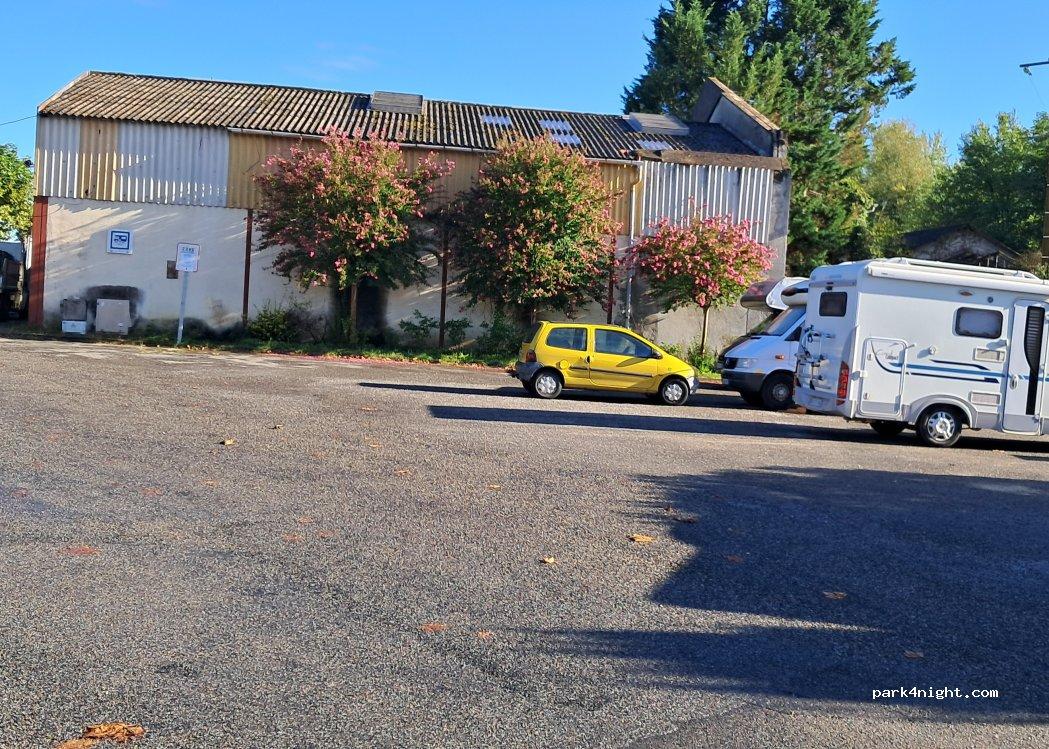 Area Sosta Camper 31260 Mazères-sur-Salat - Foto 4