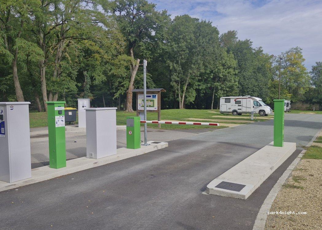 Motorhome parking 79230 Prahecq - Foto 4