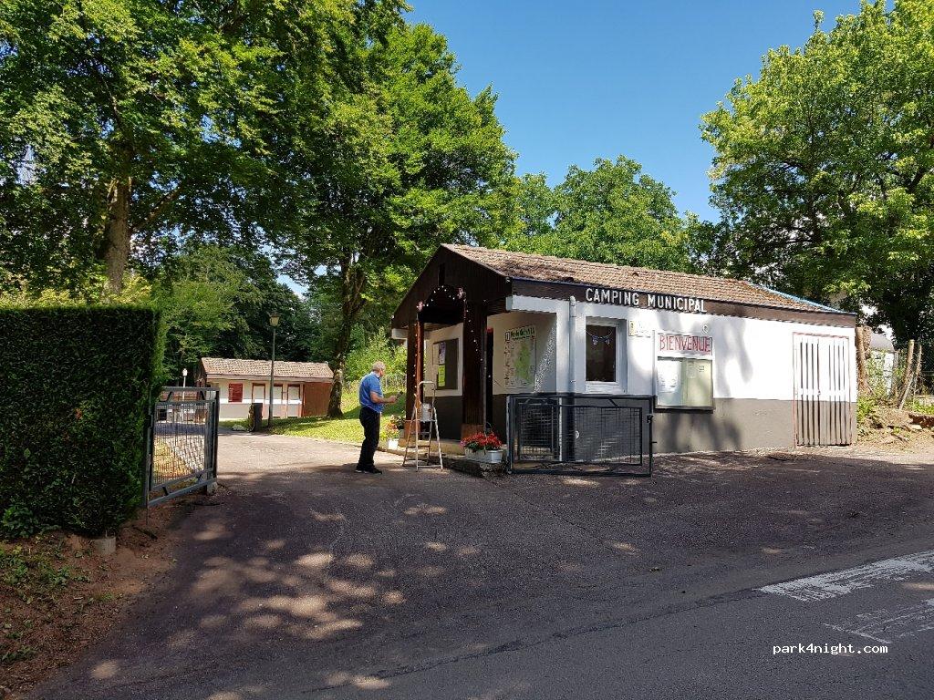 Aire de Services Camping Cars 88210 Senones - Foto 6