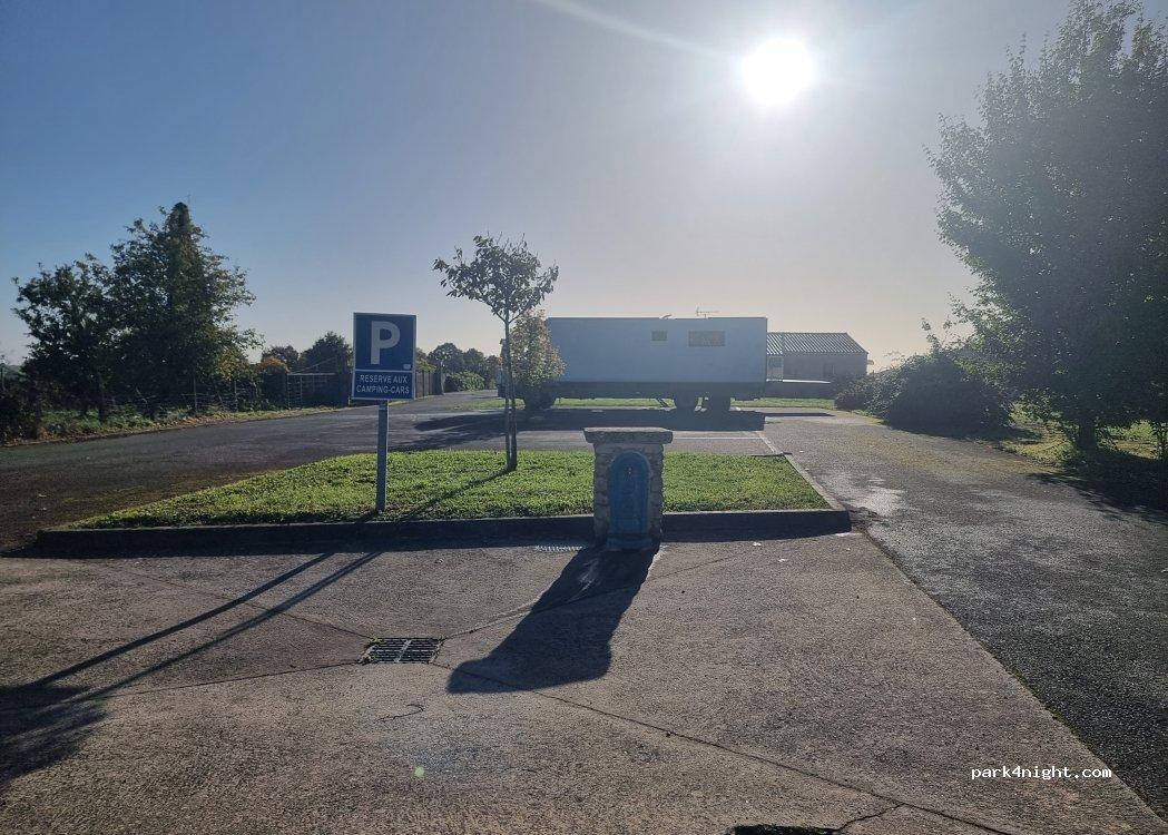 Aire de camping-car CHEY