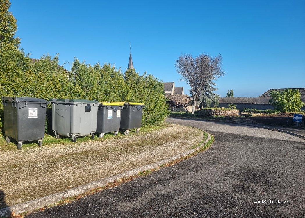 Aire de camping-car CHEY - Foto 2