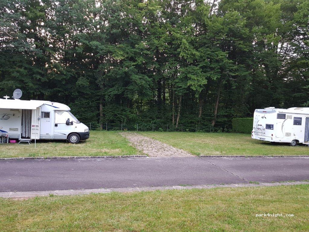 Aire de Services Camping Cars 88210 Senones - Foto 2