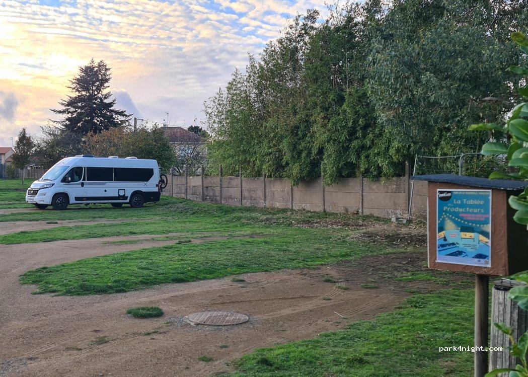 Aire de service camping-car MAULEON - Foto 2