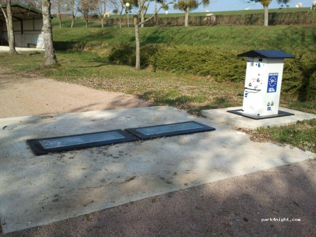 Aire de Camping-car Saint Gérand de Vaux - Foto 4