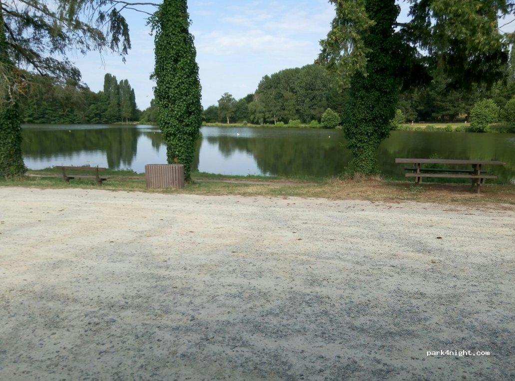 Aire de camping-car POUZAUGES - Foto 2