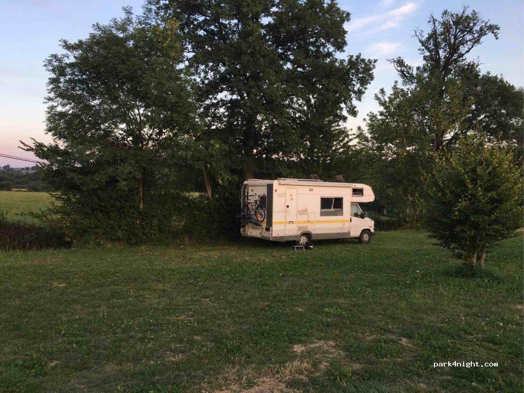 Aire de Camping Car Municipale - Baraqueville - Foto 3