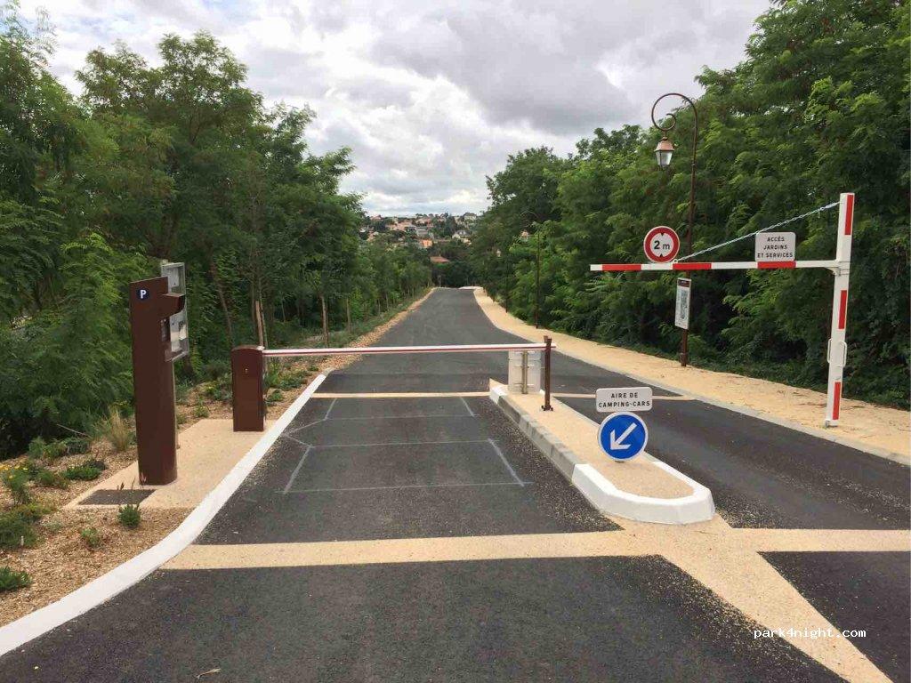 Aire de camping-car THOUARS - Foto 2