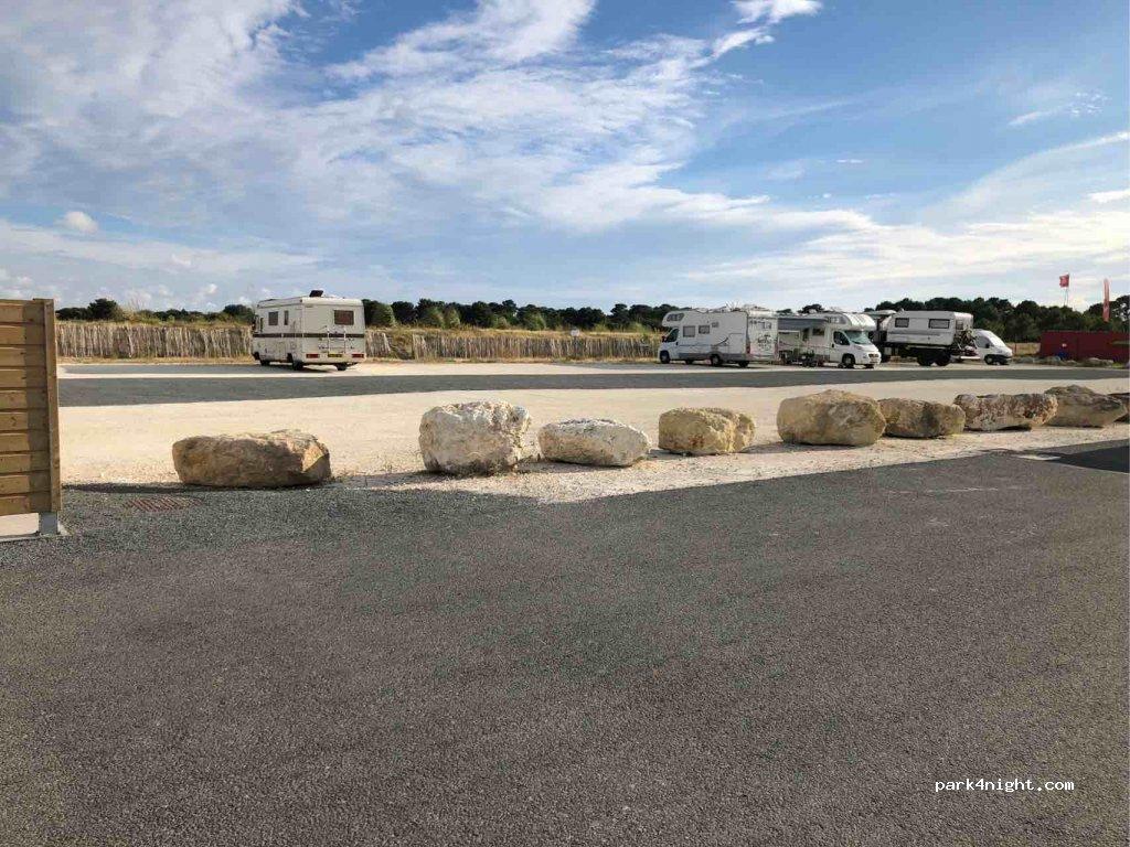 Aire de Camping Car Port Médoc - Foto 2