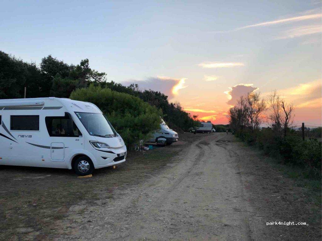 Area sosta camper ed auto "Le Marinelle beach & parking" - Foto 3
