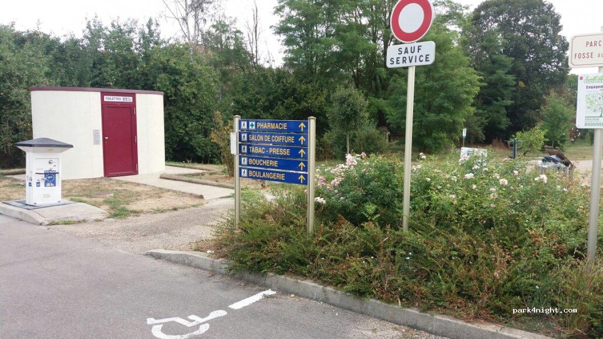 aire de services et stationnement camping cars 89100 Gron - Foto 3