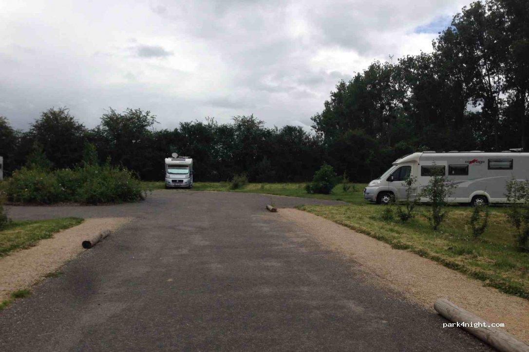 motorhome area of ​​the base Virlay - Foto 2