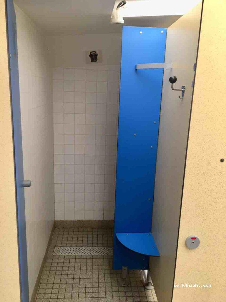 Camping "Les bords de Besbre" - Foto 6