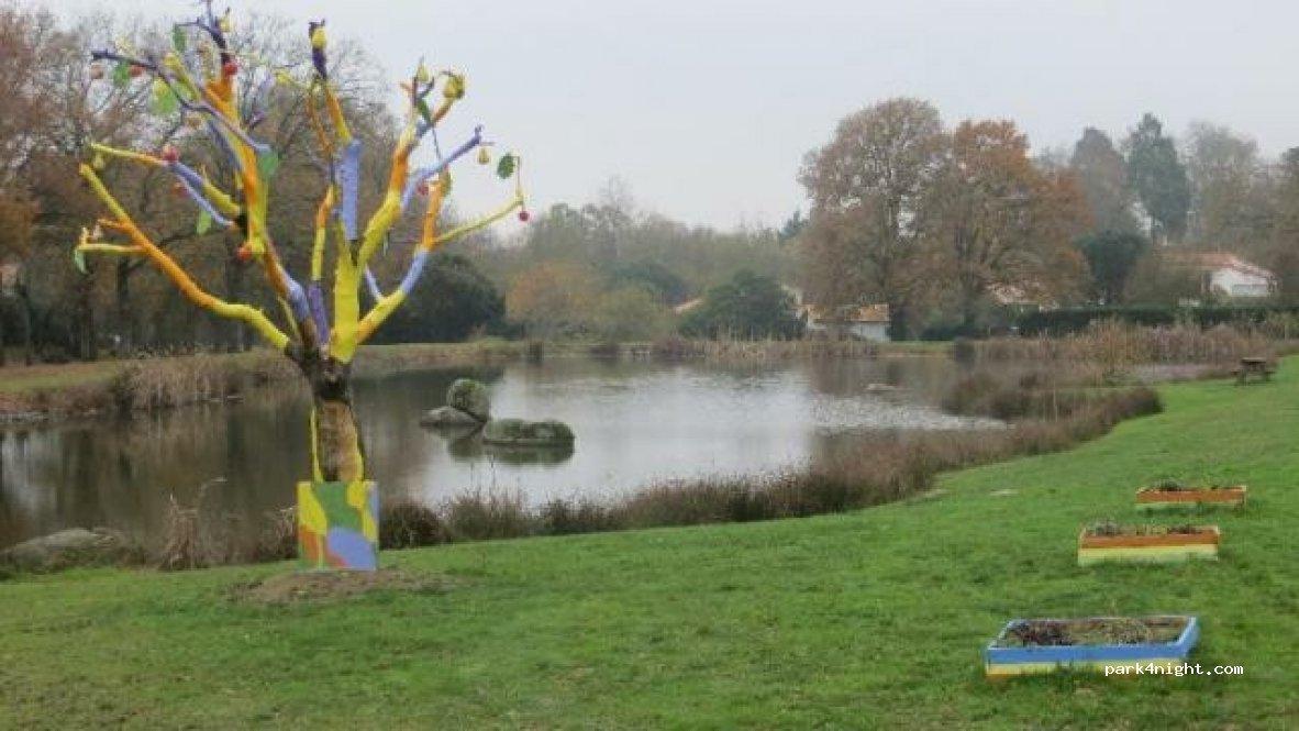 Aire de camping-car BOUSSAY - Foto 3