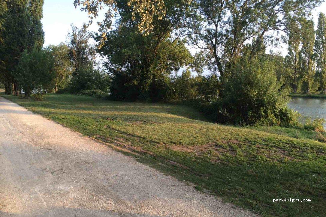 Aire de camping-car LE MUNG - Foto 2