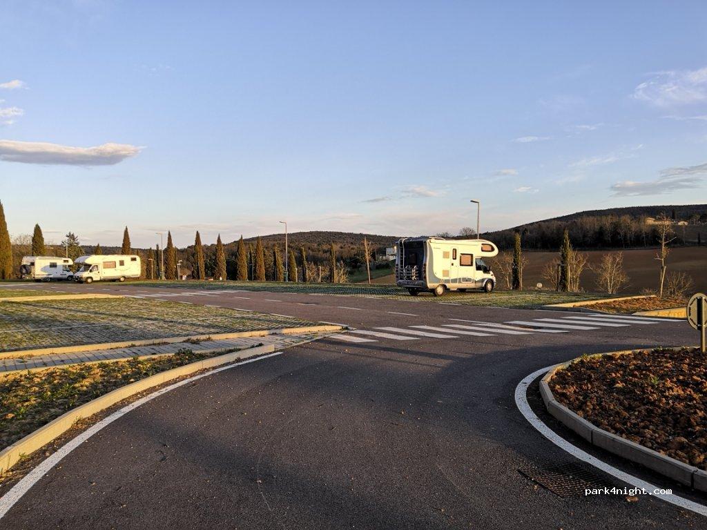 Area Sosta Camper - Monteriggioni - Foto 3