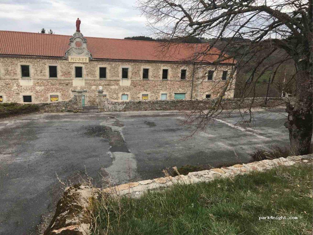 AREA CAMPER Pradelles