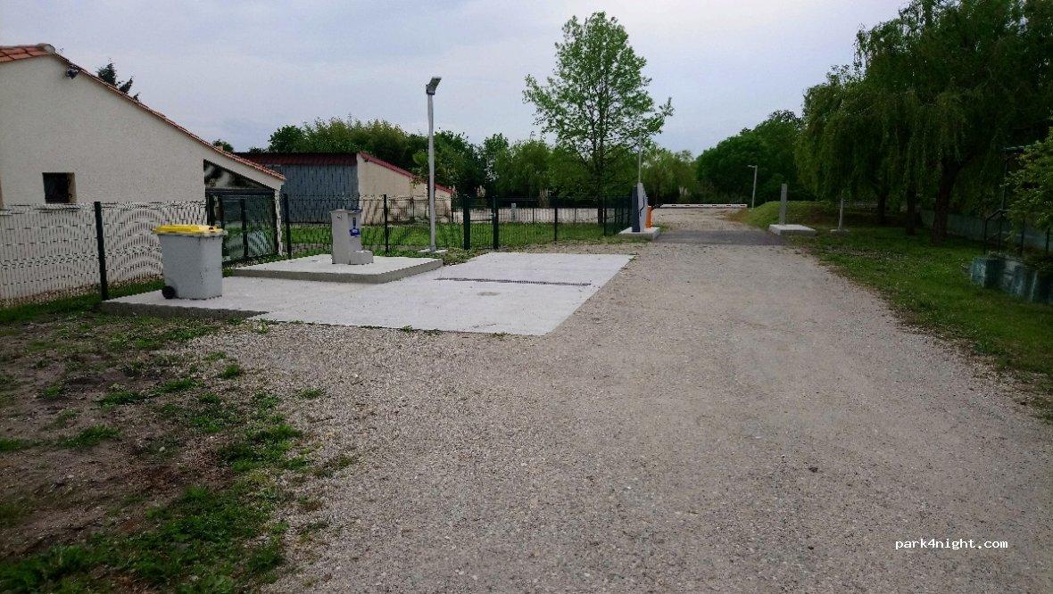 Aire communale de camping-cars de Lamarque - Foto 2