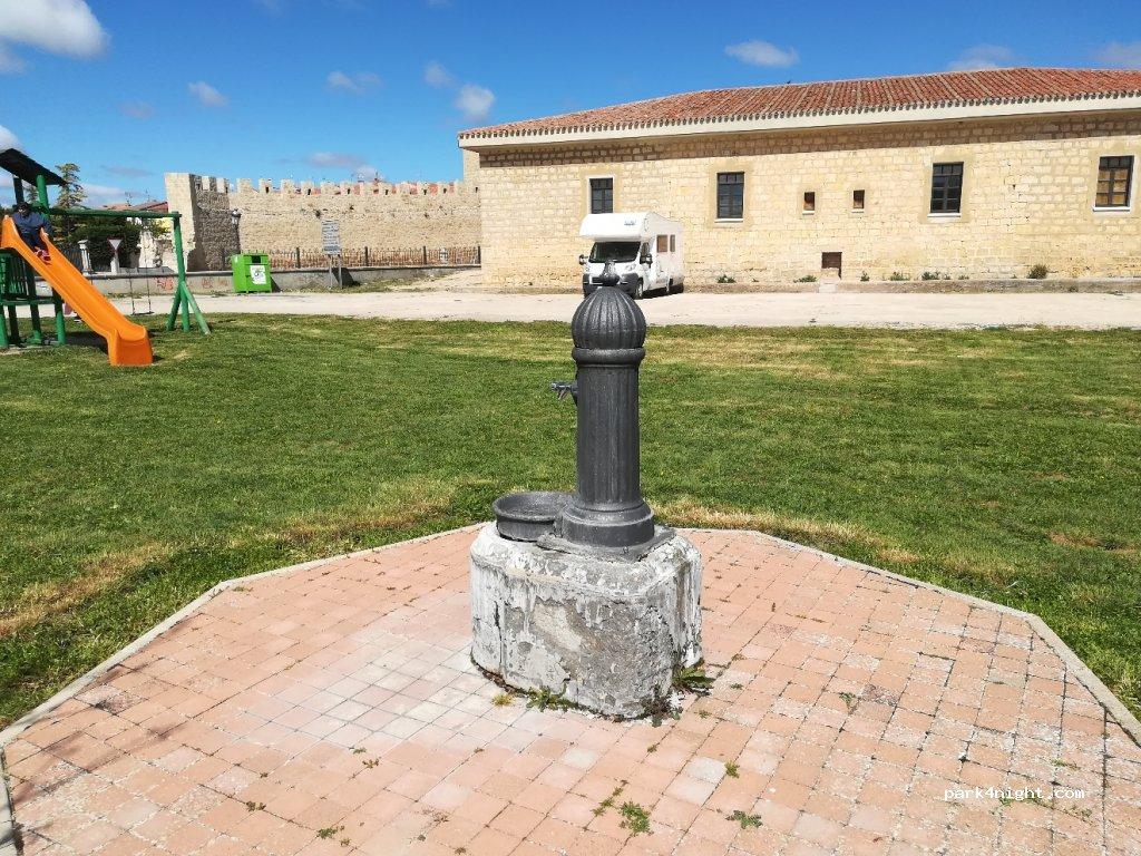 Área de Estacionamiento de Autocaravanas de Sasamón - Foto 4