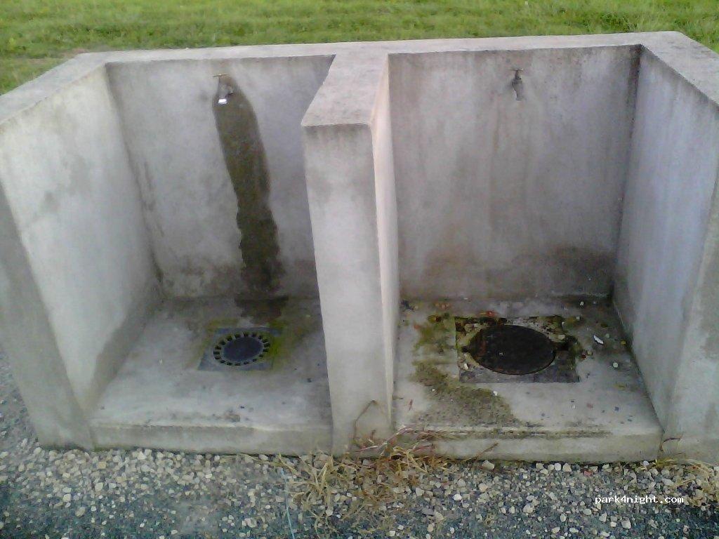 Aire De Stationnemt Pour Camping-car - Foto 6