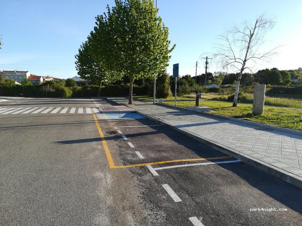 Area AutoCaravanas de Xinzo de Limia - Foto 7