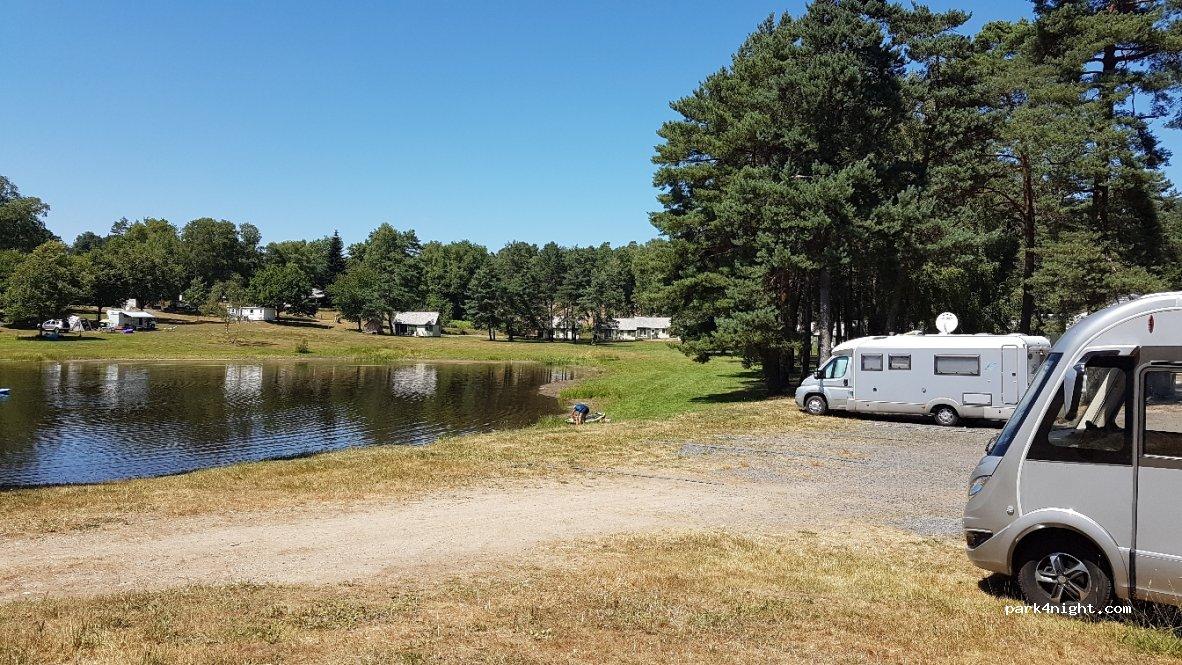Aire de camping-car SERVIERES LE CHATEAU - Foto 5