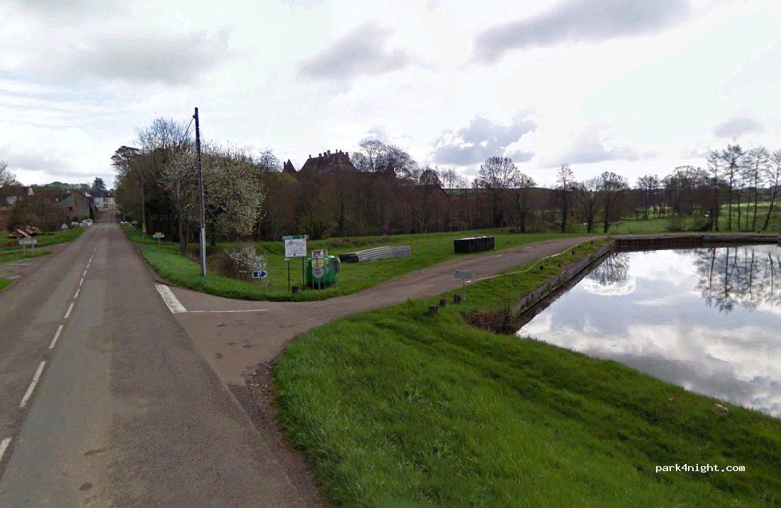 aire de camping car Chaumot - Foto 2