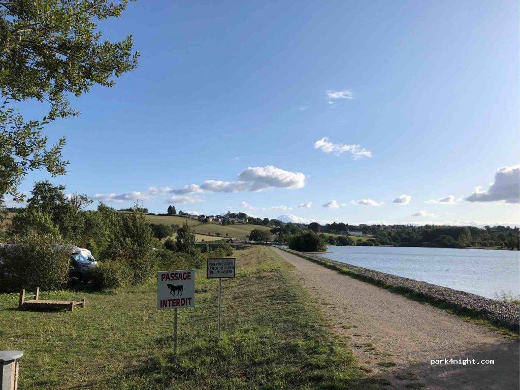 Aire de Camping Car Municipale - Baraqueville - Foto 6