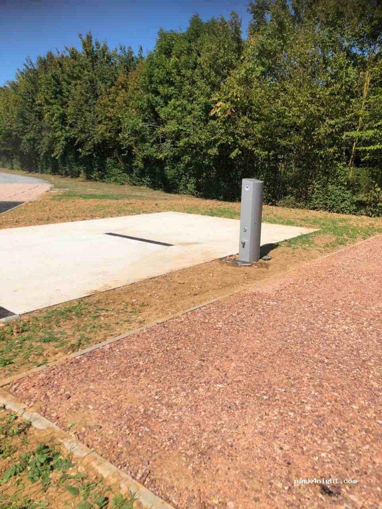 Aire Camping-car - Saint-Julien-le-Faucon - Foto 2