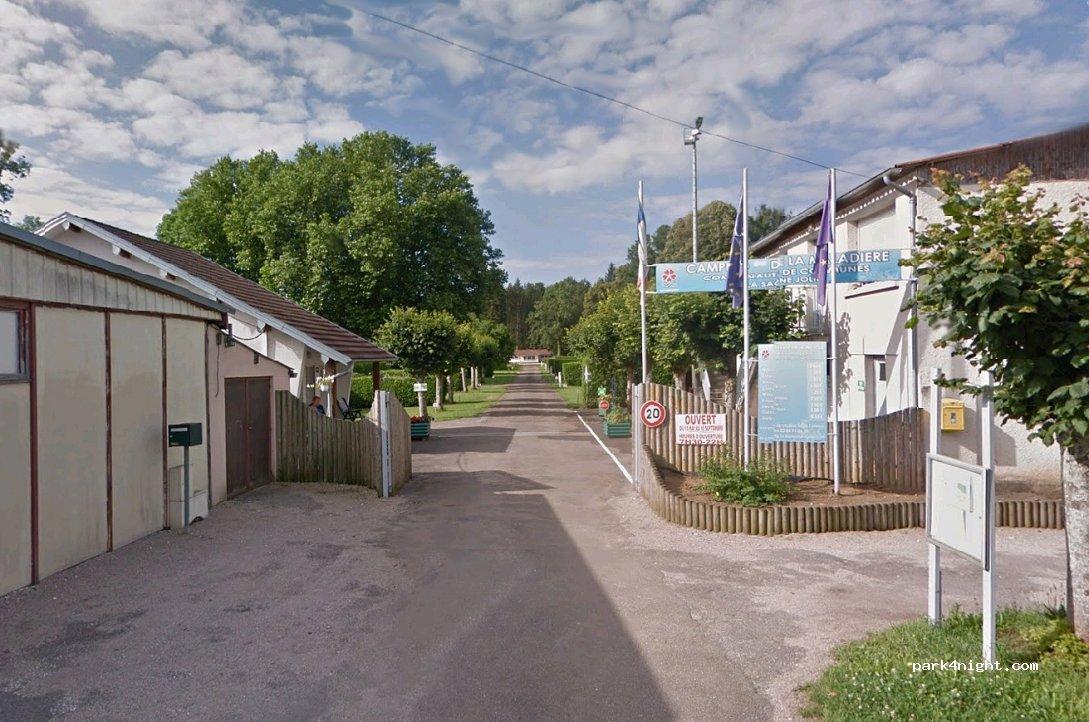 aire de services camping car 70170 Port-sur-Saône - Foto 3