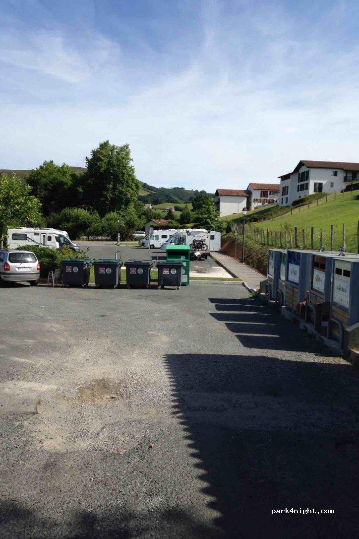 Camping-Car Park 64310 Saint-Pée-sur-Nivelle - Foto 3