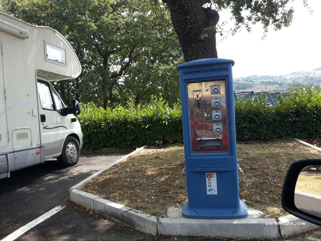 Punto Sosta Camper/Camper Service - Foto 7